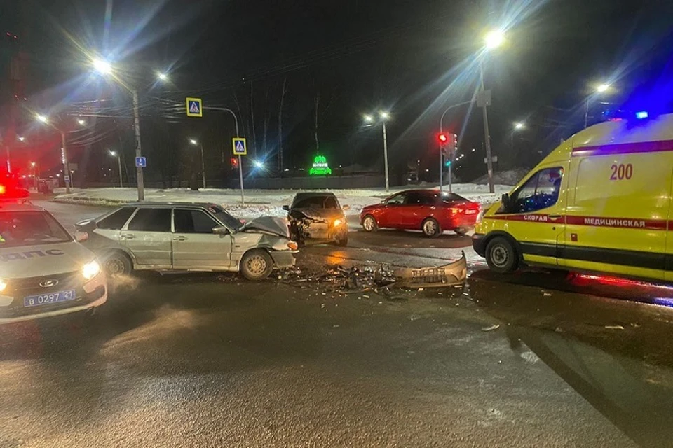 Авария произошла на одном из городских перекрестков. Фото: ГИБДД Чувашии