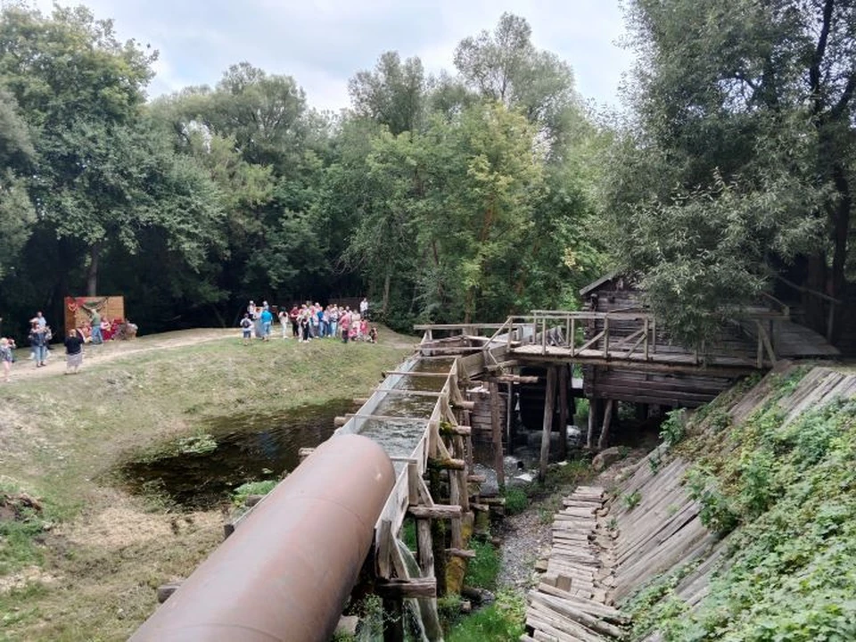 Сергей многое сделал для восстановления старинной водяной мельницей в Красниково