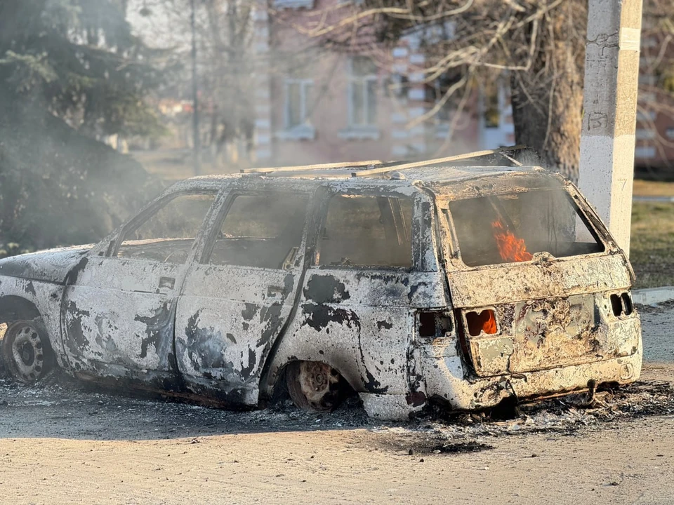 Одно транспортное средство полностью сгорело