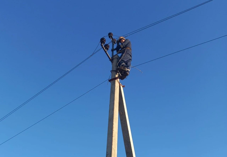 Теперь в поселке есть возможность перераспределить нагрузку на электросеть. ФОТО: ГУП ЛНР «РСК»