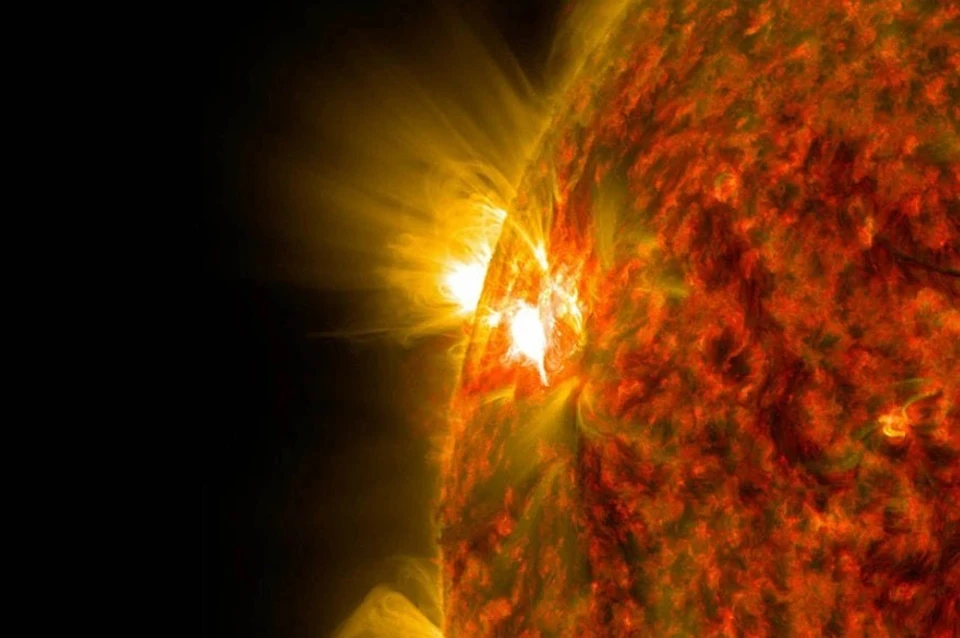 Вторая за день мощная вспышка класса М произошла на Солнце 31 января 2025 года
