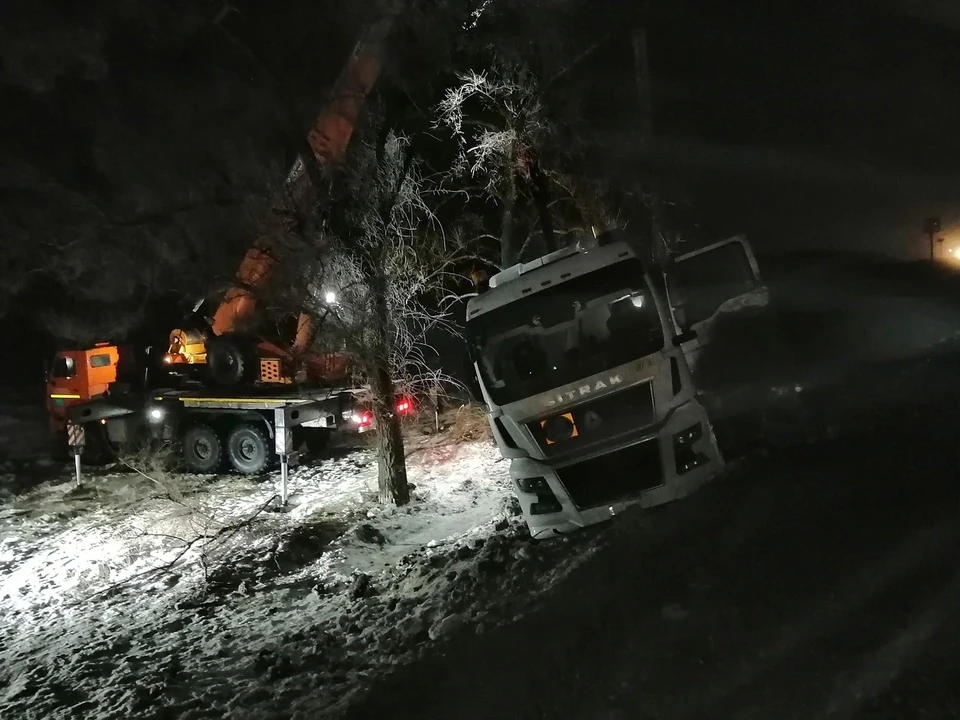 ДТП произошло в Красноярском районе 2 февраля около 18.19. Фото: ГКУ СО «Центр по делам ГО, ПБ и ЧС»