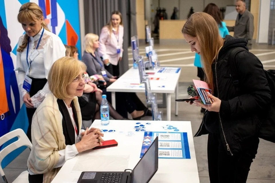 В ДНР достаточно предложений для ищущих работу, поэтому пособие по безработице назначают немногим жителям. Фото: Минтруда ДНР