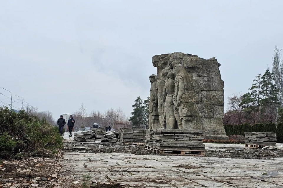 Новый мемориал появится у подножия главной лестницы Мамаева кургана.