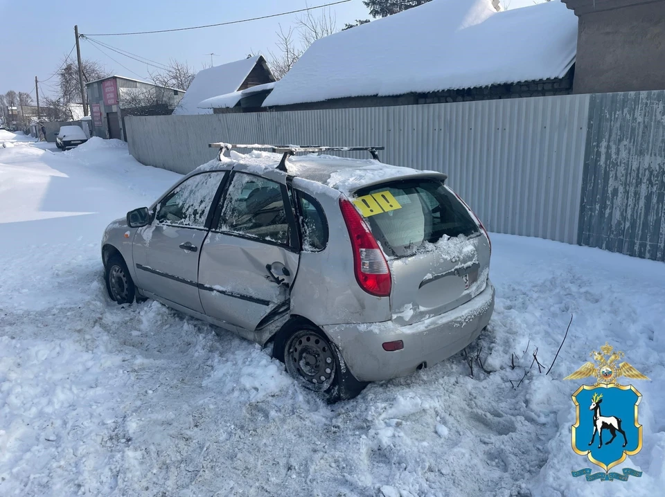 В ДТП пострадали автомобилистка из LADA Kalina и ее пассажирка.