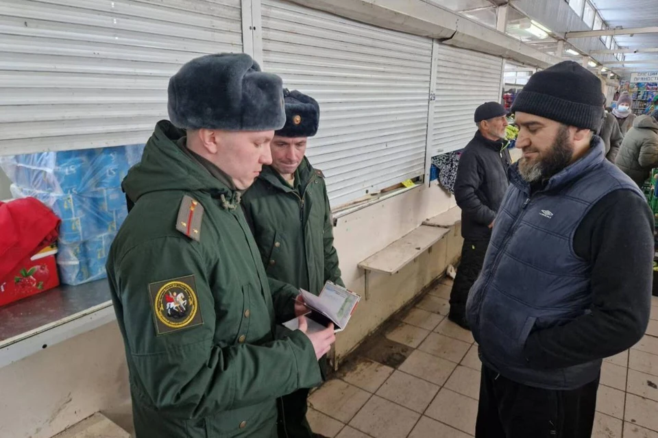 В ходе рейда на воинский учет поставили 17 бывших мигрантов. Фото: ВСУ СКР по ЦВО