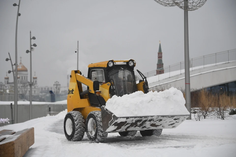 Свыше 11 тысяч кубометров снега вывезли с улиц Новосибирска за прошедшие сутки.