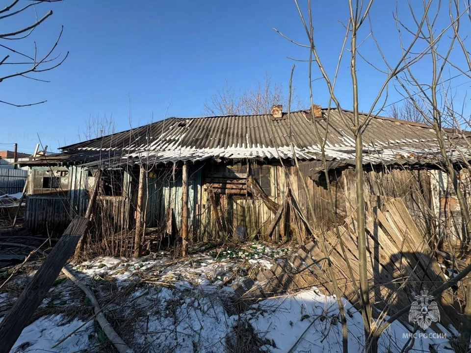 В одном из заброшенных зданий в Калужской области обнаружили труп