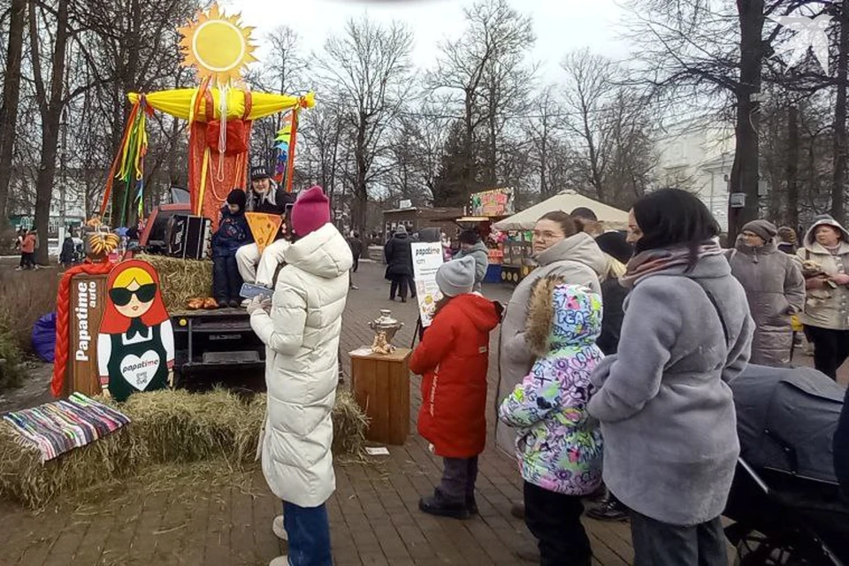 В Твери празднуют Масленицу