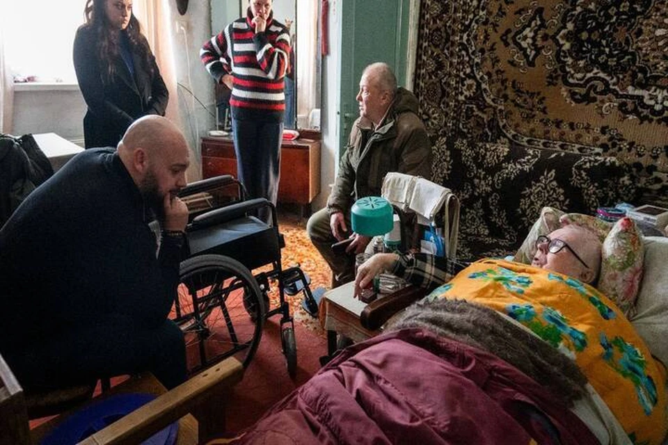 Пенсионерке из Скадовского округа выдали инвалидную коляску. Фото: уполномоченный по правам человека в ХО