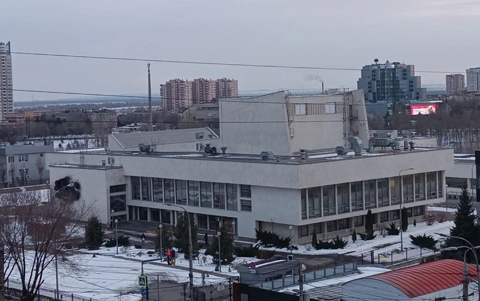 Здание подсветят неоном и прожекторами.