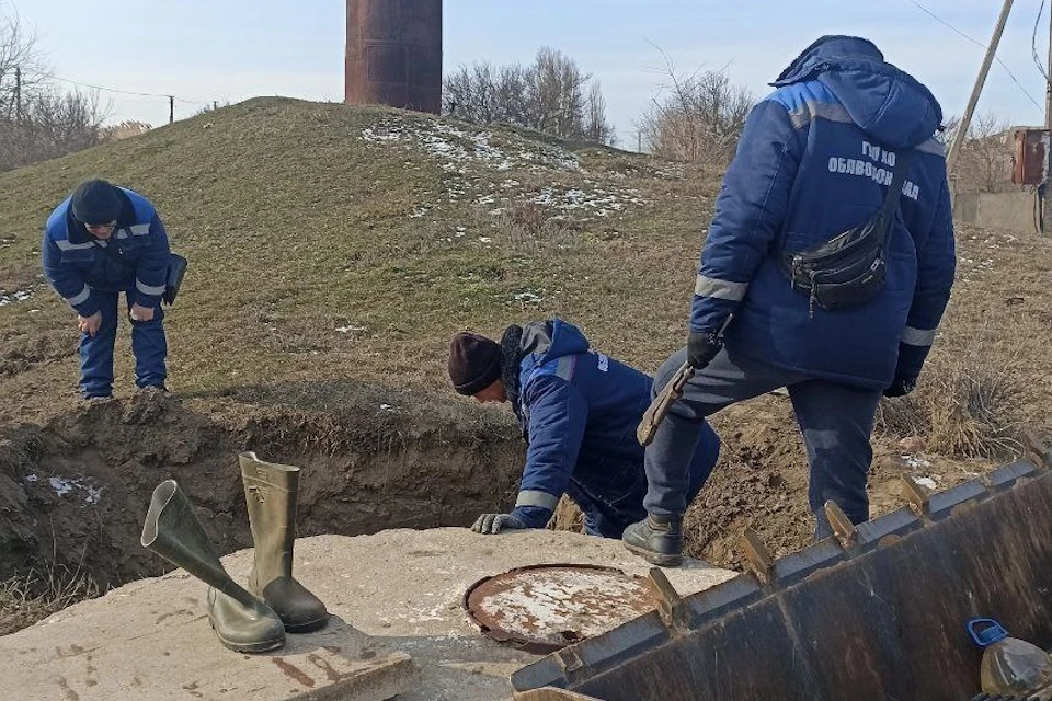 В селе Виноградово Алешкинского округа отремонтировали трубу Фото: ГУП ХО "Облводоканал"