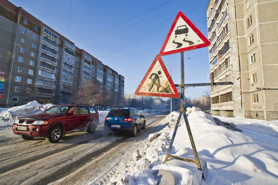 В Ульяновске на четырех дорогах опасные ямы заделали литым и холодным асфальтом