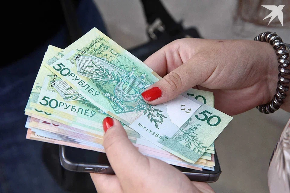 Минтруда планирует обязать работодателей увеличить размер сумм на выплату заплаты. Снимок носит иллюстративный характер.