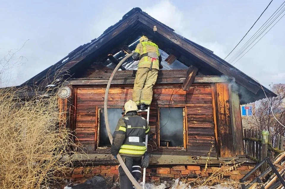 Огонь охватил 54 квадратных метра. Фото: МЧС Нижний Тагил