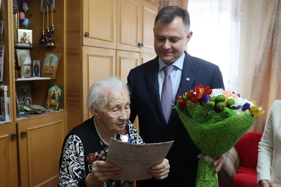 Клавдия Ивановна ведет большую патриотическую работу в образовательных организациях. Фото: правительство Ростовской области