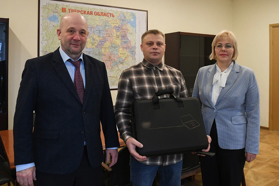 Для военных купили ультразвуковой медицинский сканер.