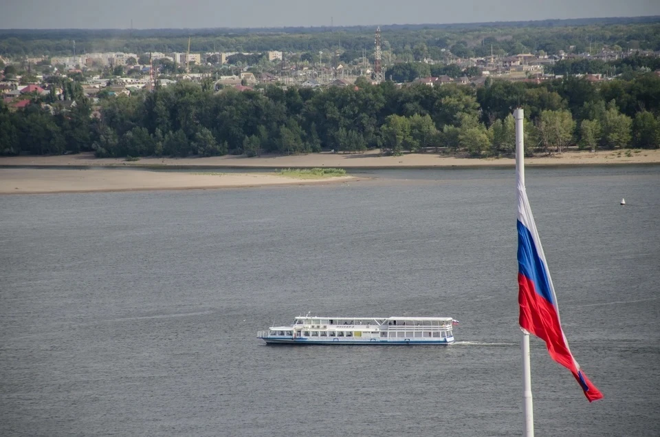 Теплоход на Волге.