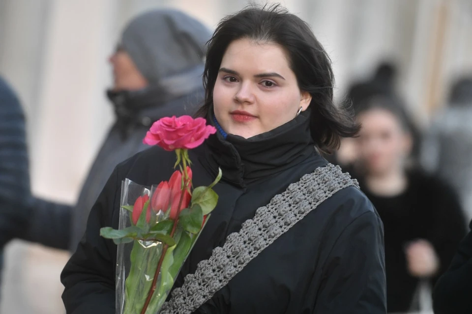Беглов и Бельский опубликовали поздравления женщинам с 8 Марта.