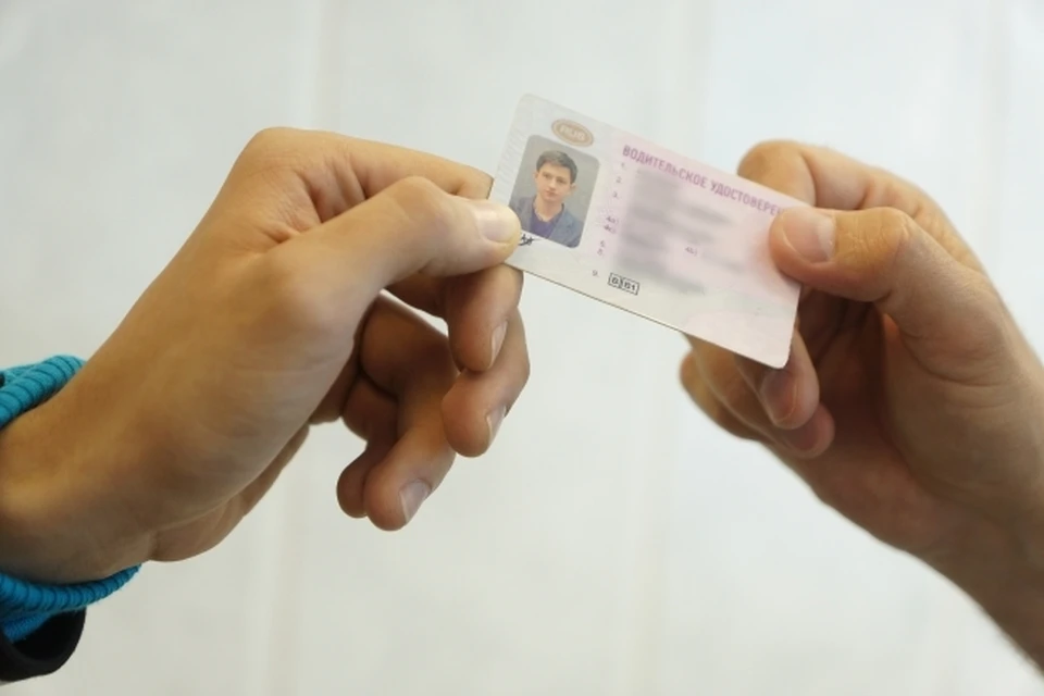 Поддельные права нашли у женщины, попавшей в ДТП