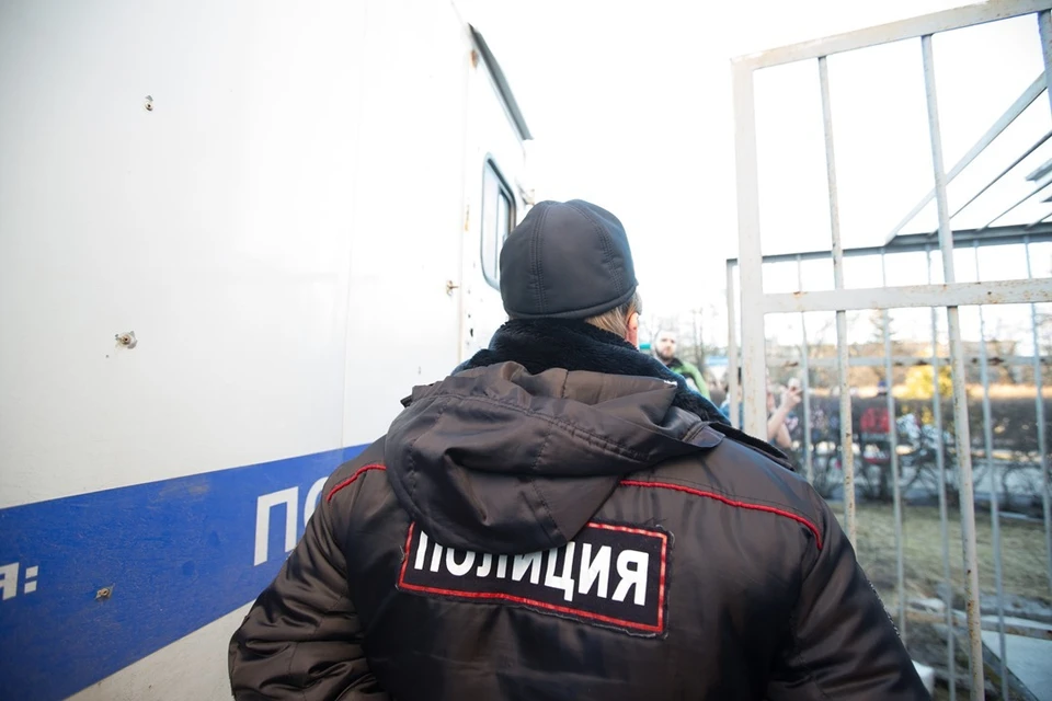 В Перми школьник схватил учительницу за шею и выволок из класса