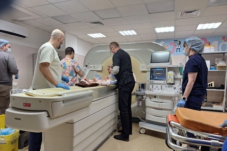 Известно, что хрящ для реконструкции носа мальчика будет взят из его ребра. Фото: пресс-служба РДКБ
