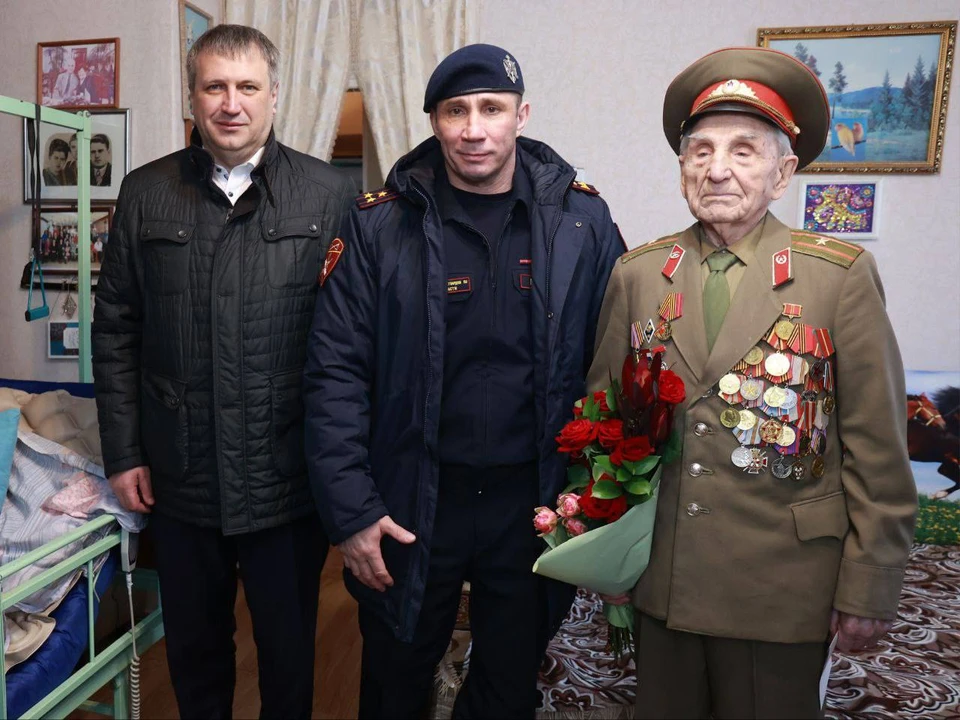В Самаре уже вручили около 1,5 тысяч медалей к 80-летию Победы.