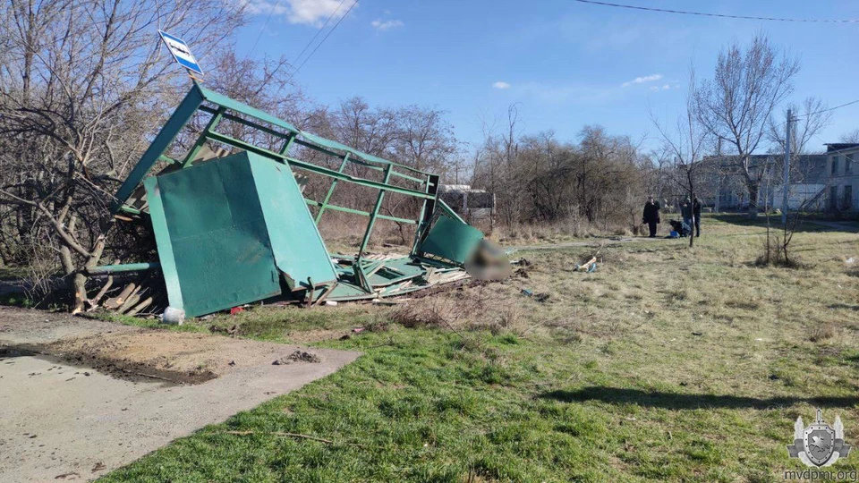 Автобус в Бендерах врезался в остановку. Фото:МВД Приднестровья