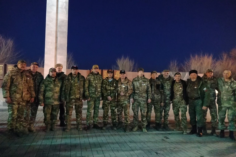 Бойцов встретили у Вечного огня на проспекте Победы. Фото: пресс-служба Первого отдела ОКВ