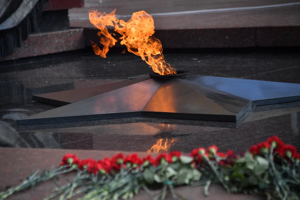 Потомки сибиряков, выживших на Безымянной высоте, встретились со школьниками в Новосибирске.