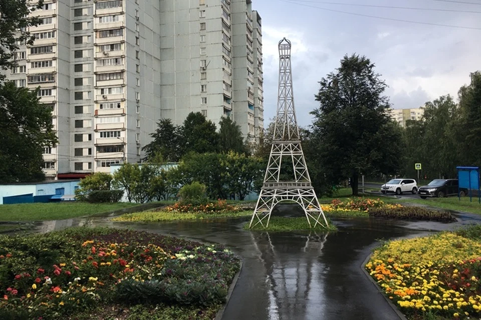 Москва. Миниатюра Эйфелевой башни на территории парка Гольяново