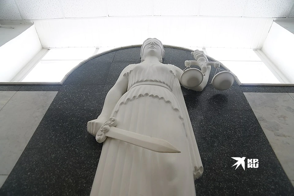 Суд продлил домашний арест экс-мэру Дегтярска