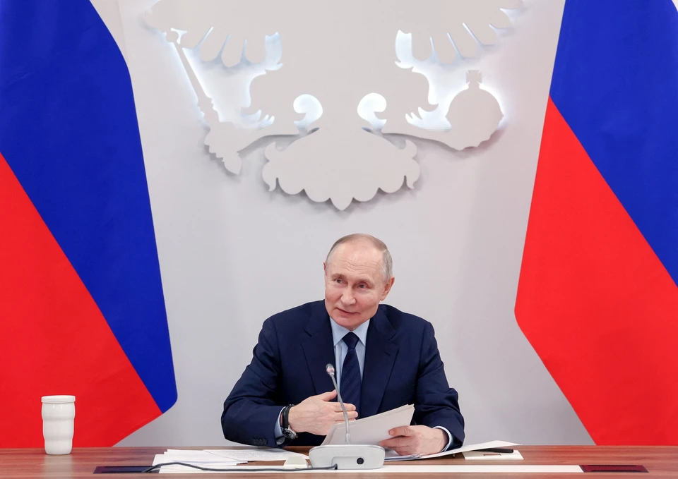 Путин разрешил американскому банку Goldman Sachs продать часть акций компаний РФ