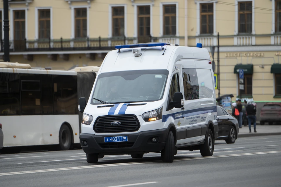 Два блокадника лишились крупной суммы денег.