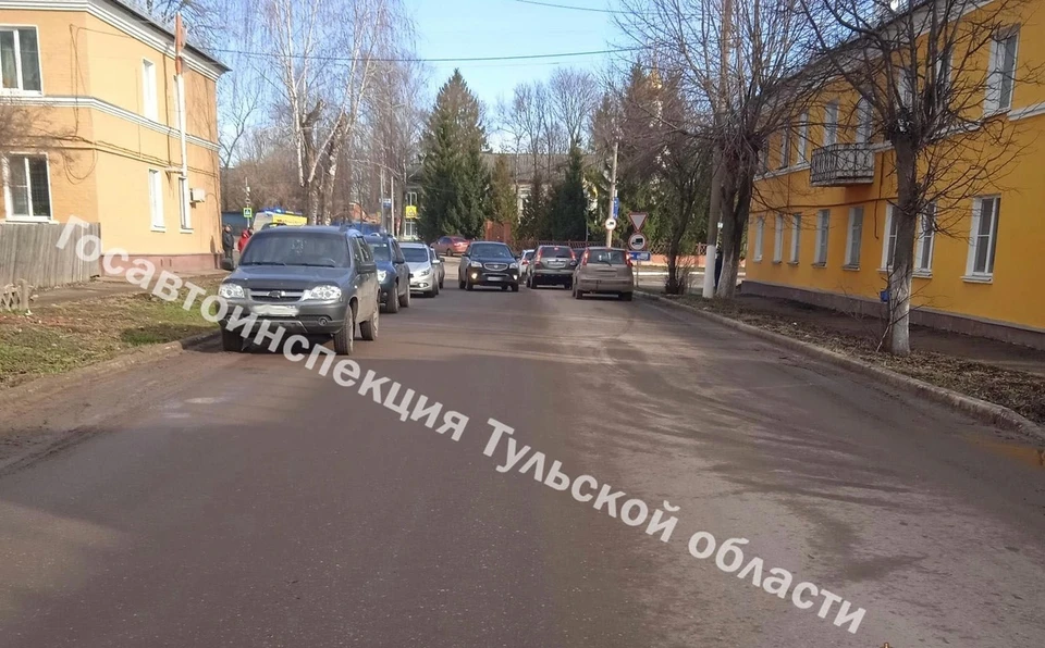 Семилетний мальчик попал под колеса автомобиля Renault в Богородицке.