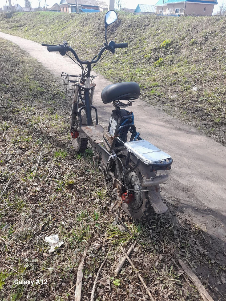 На электровелосипеде перевозили маленькую пассажирку
