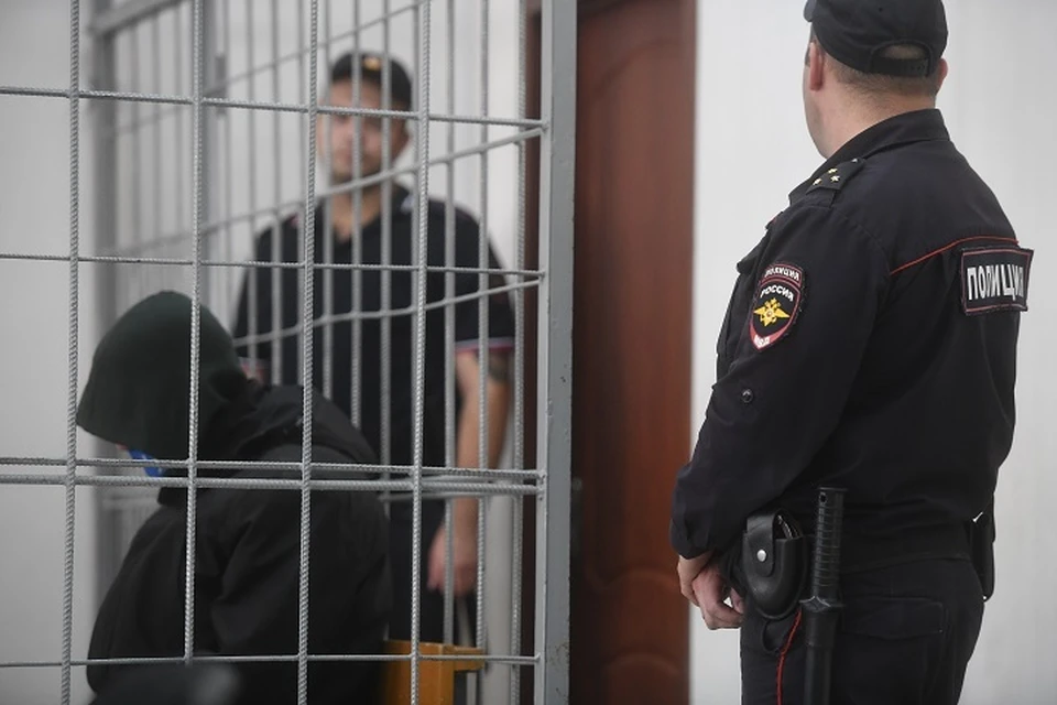 Житель Хабаровска похитил деньги и телефон у случайного прохожего