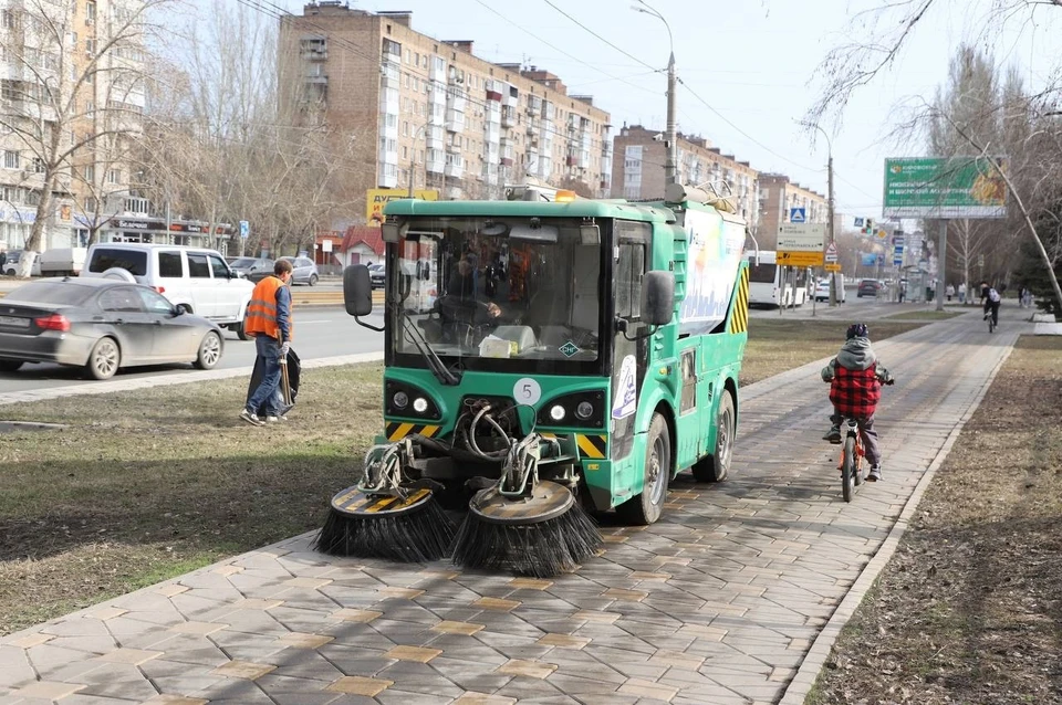 В областной столице продолжается уборка. Фото: мэрия
