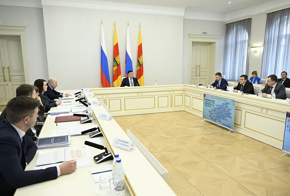На заседании.