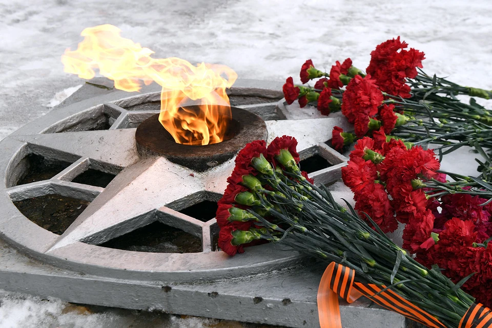 Вечная память погибшим за Родину советским солдатам.