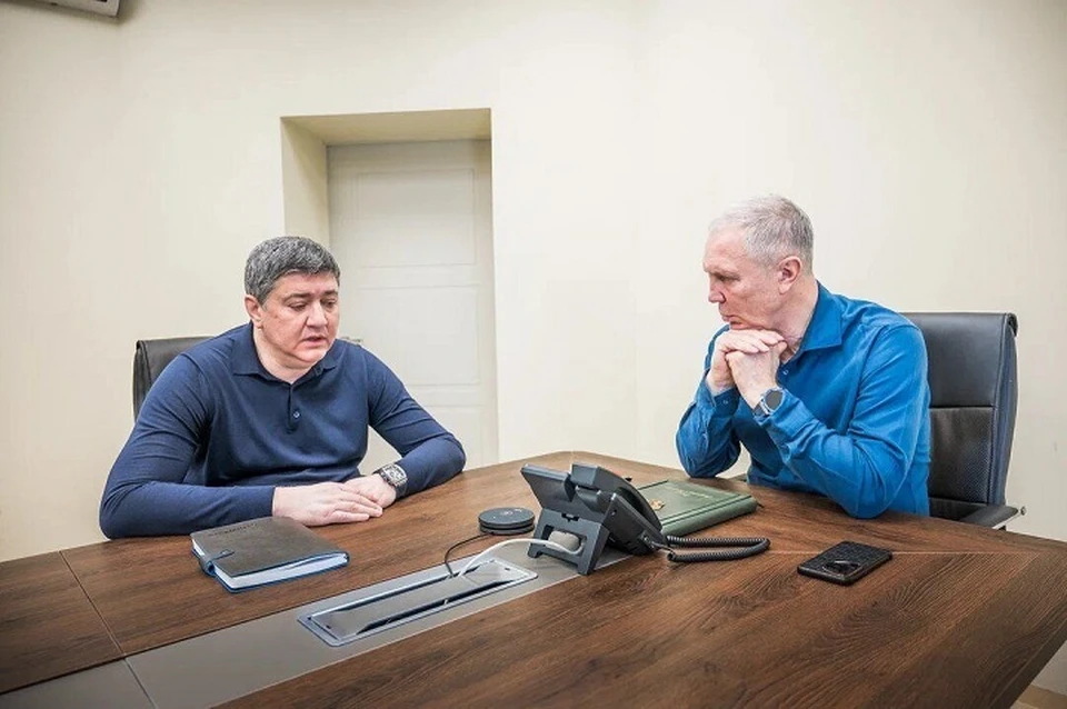 Глава Херсонской области встретился с депутатом областной Думы Рустемом Ниметуллаевым. ФОТО: тг-канал Владимира Сальдо