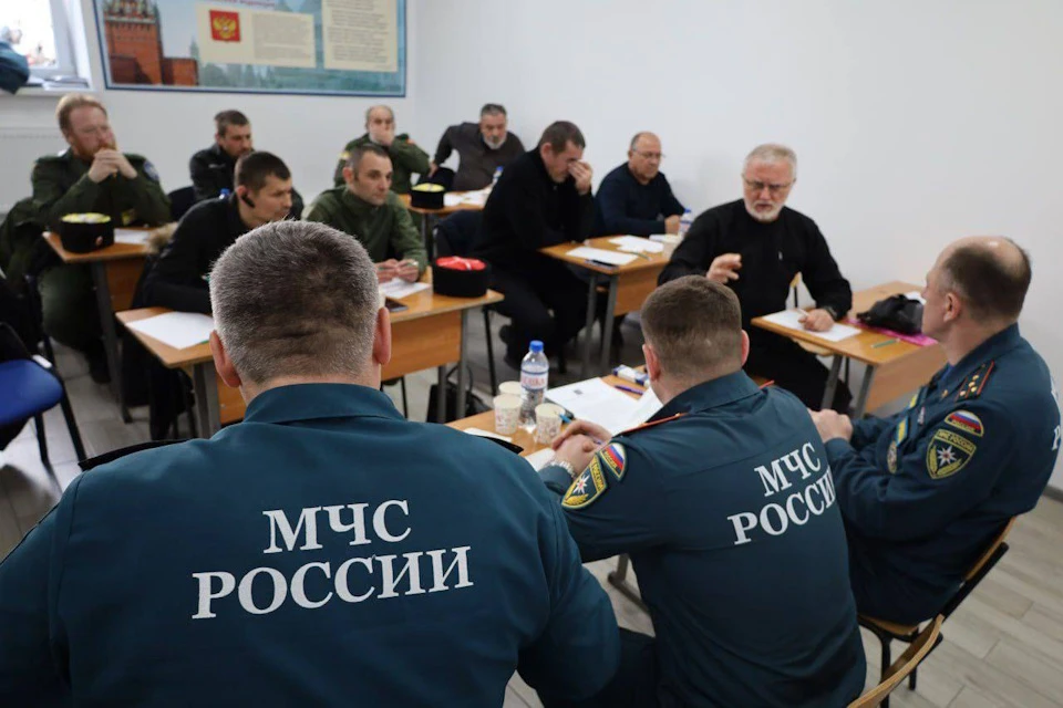 Сотрудники МЧС Херсонщины провели встречу с атаманами казачьих объединений Фото: управление внутренней политики Херсонской области.