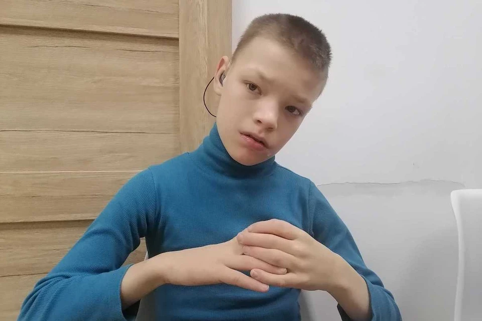 Илья постоянно нуждается в помощи.