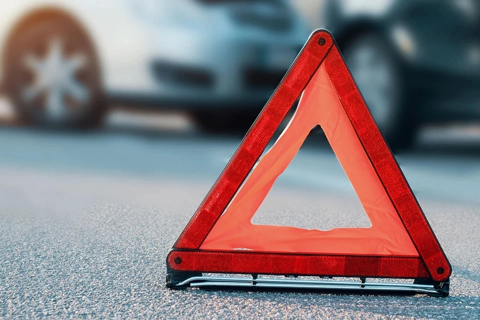 Движение на участке МКАД в районе Битцевского лесопарка встало из-за аварии
