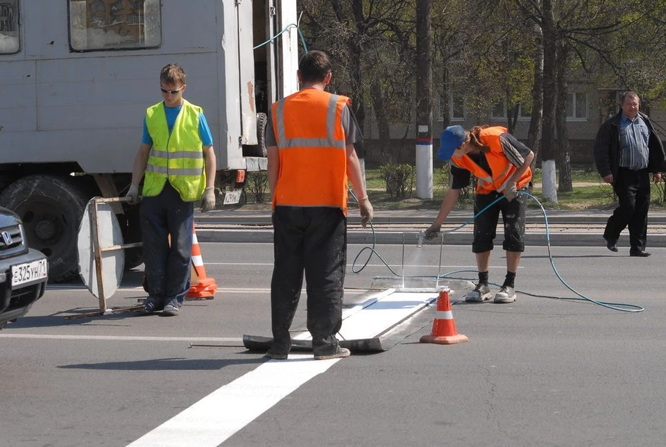 В Туле начали обновлять дорожную разметку.