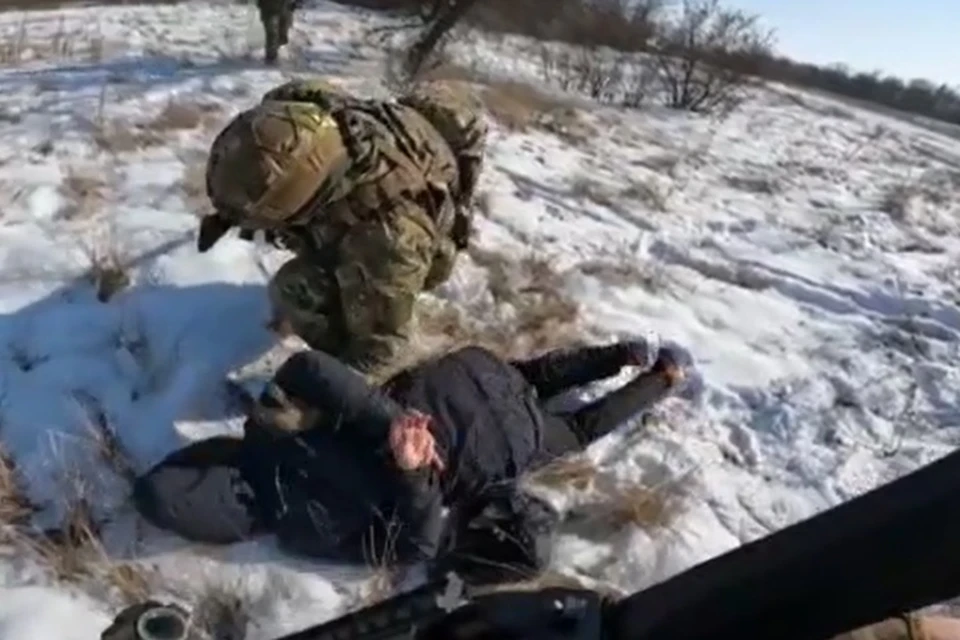 Мужчина был задержан на горячем. ФОТО: скриншот с видео УФСБ