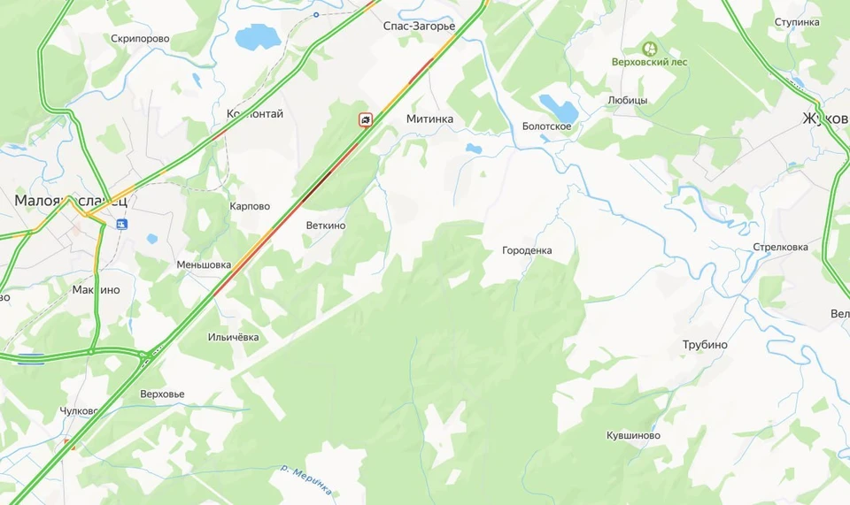 Под Малоярославцем образовался дорожный затор на несколько километров.