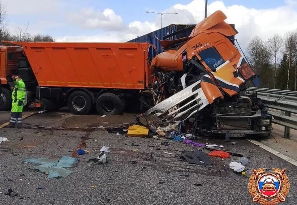 Движение на трассе парализовано. Фото: пресс-служба УМВД по Тверской области