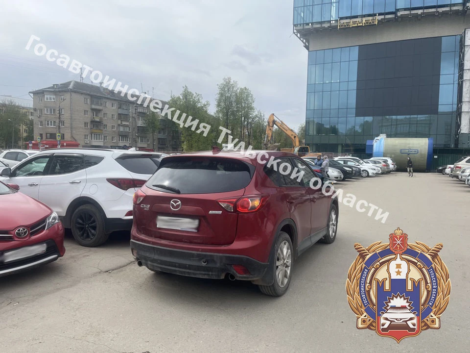 62-летняя женщина попала под колеса автомобиля Mazda на улице Фридриха Энгельса в Туле.