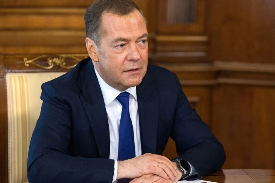 Медведев: договоры Украины с другими странами неприемлемы в случае угрозы РФ
